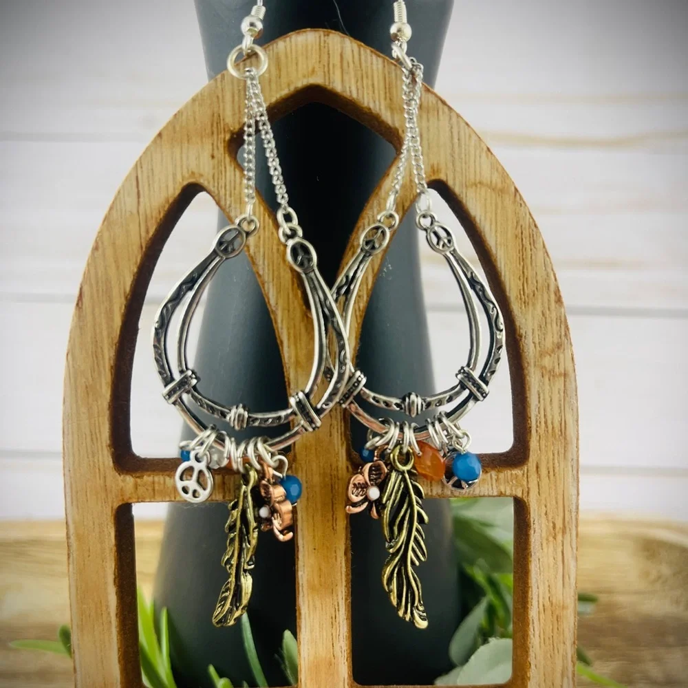 Statement dangle earrings - Picture 3 of 3